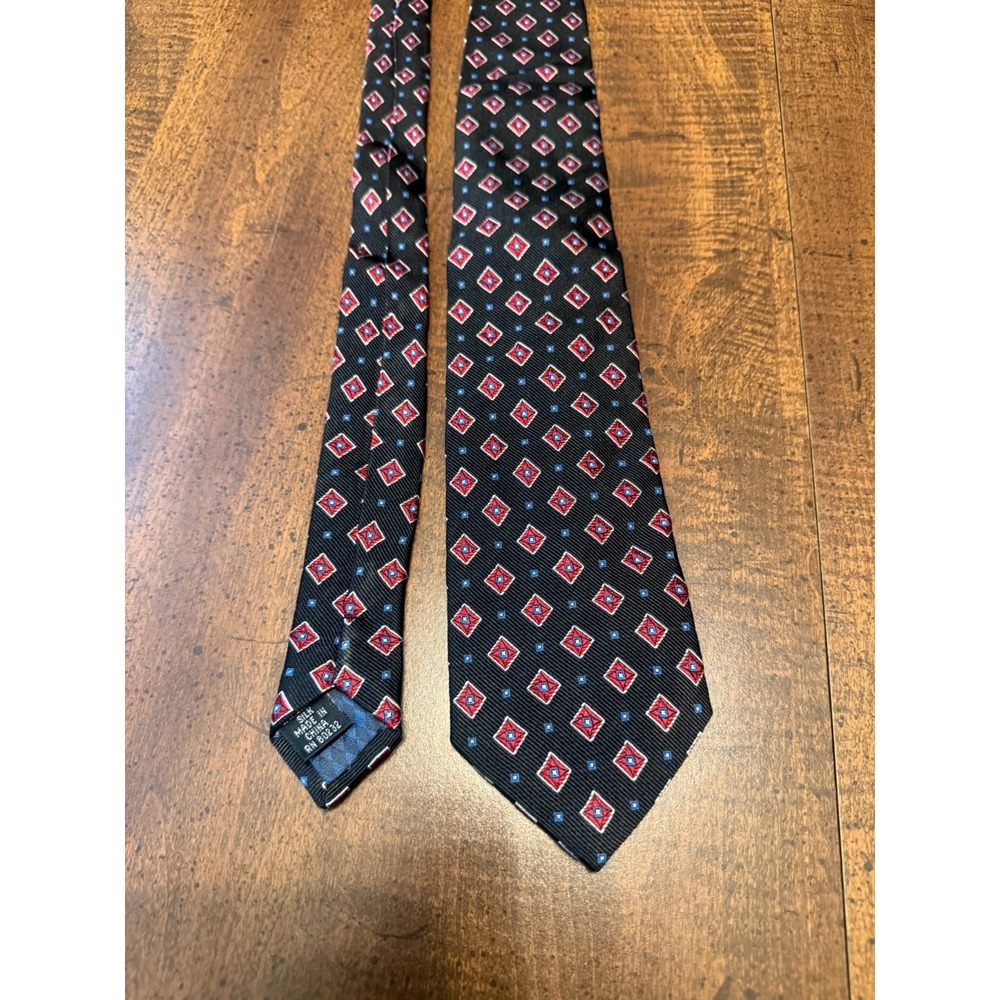 NEW Club Room Men's Silk Black Red Geometric Neat Woven Tie NWT MSRP $16